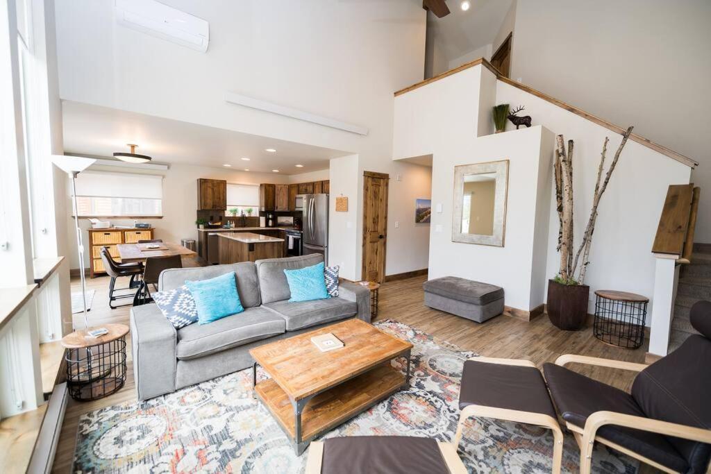 Sundance-2 Miles To Rocky Mountain National Park Holiday home *