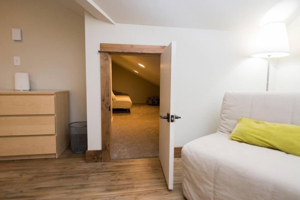 Sundance-2 Miles To Rocky Mountain National Park Holiday home *