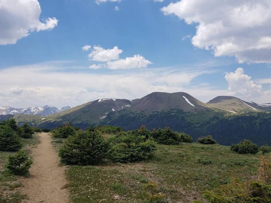 Holiday home Sundance-2 Miles To Rocky Mountain National Park *